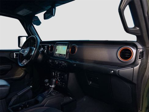 Used 2022 Jeep Gladiator Mojave w/ Cold Weather Group image 33