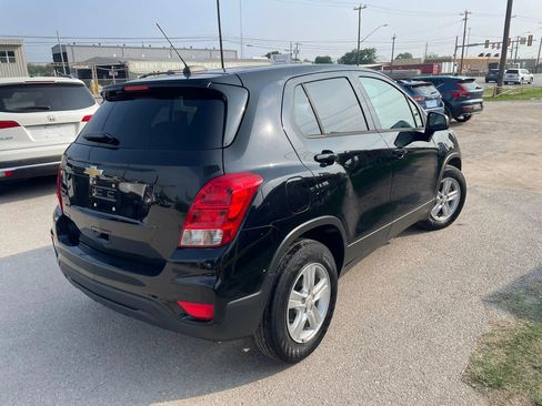 Used 2019 Chevrolet Trax LS w/ Tint and Cruise Package FWD image 3