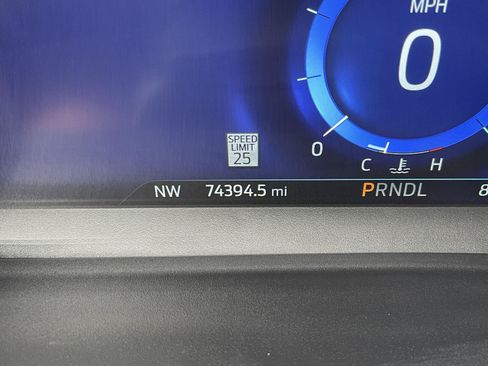 Certified 2022 Ford Explorer Platinum w/ Equipment Group 601A AWD/4WD image 3