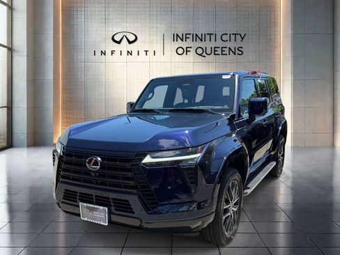 Used 2025 Lexus GX 550 w/ Accessory Package (31) AWD/4WD image 4
