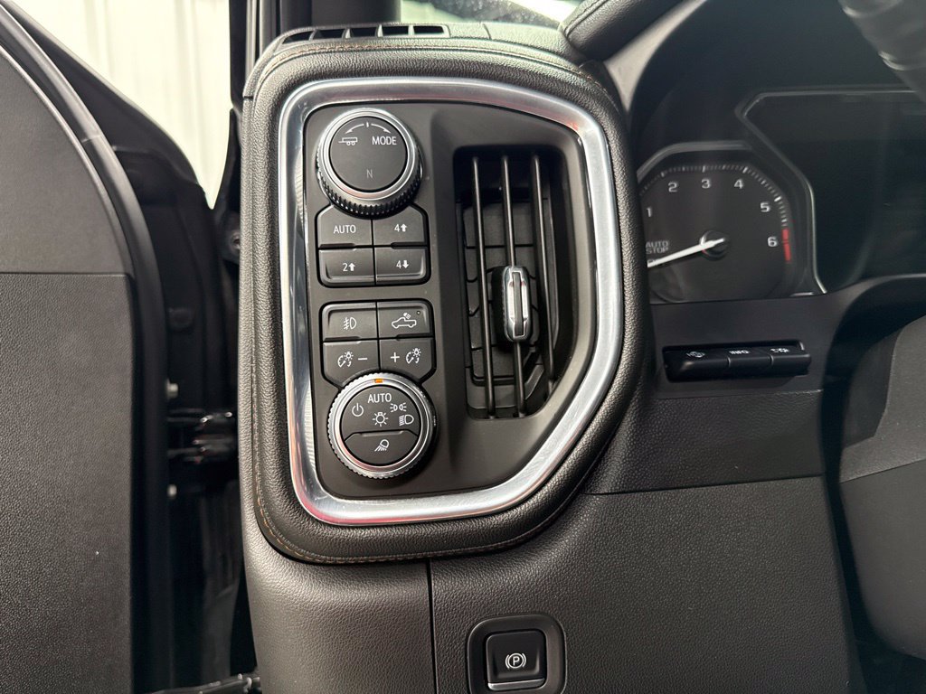Used 2021 GMC Sierra 1500 AT4 w/ AT4 Premium Package AWD/4WD image 24