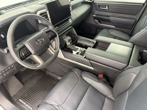 Used 2026 Toyota Sequoia Platinum AWD/4WD image 4