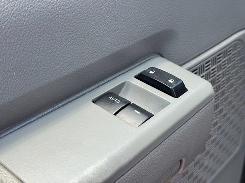 Used 2012 Ford E-350 and Econoline 350 XLT RWD image 12