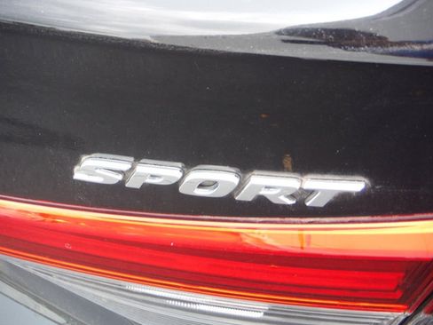 Used 2024 Honda Civic Sport image 6