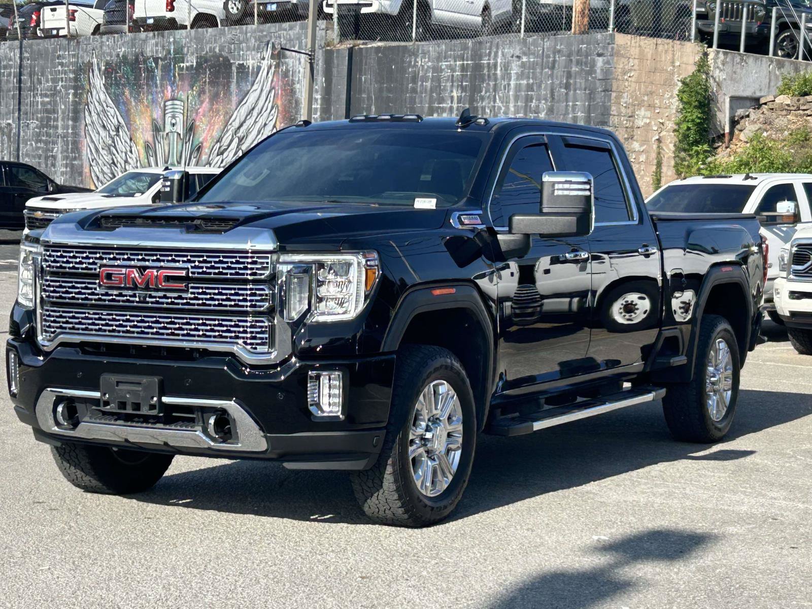 Used 2023 GMC Sierra 2500 Denali w/ Denali Ultimate Package AWD/4WD image 3
