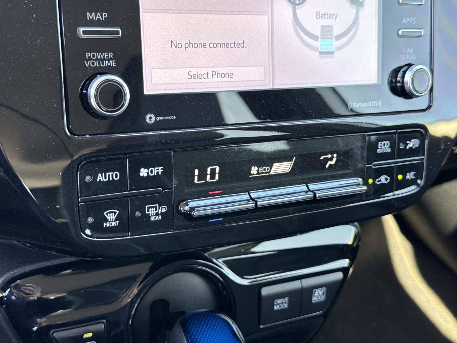 Used 2022 Toyota Prius FWD image 14