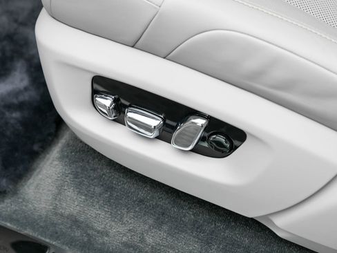 Used 2024 Rolls-Royce Phantom Extended Wheelbase w/ Leather Finishing Pack image 12