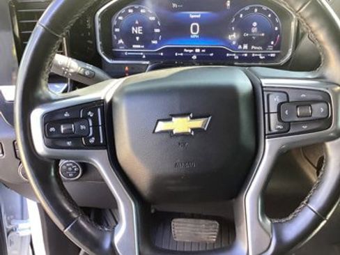 Used 2024 Chevrolet Silverado 2500 LT image 20
