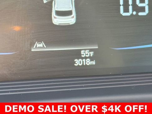 Certified 2025 Hyundai Venue Limited image 28