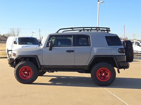 Used 2013 Toyota FJ Cruiser 4WD image 4