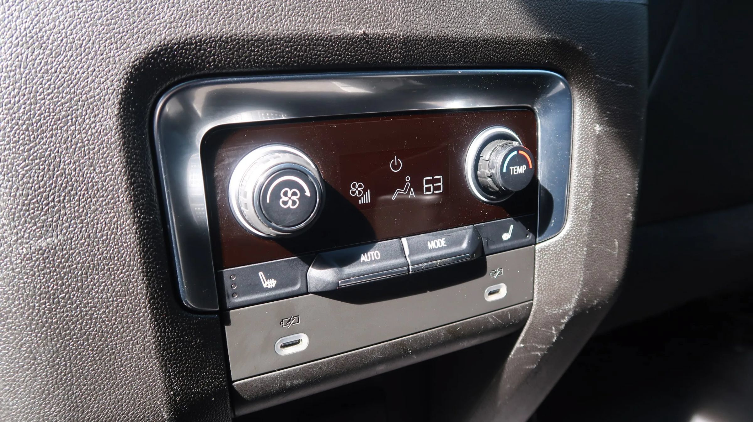 Used 2021 Chevrolet Suburban Premier w/ Premium Package RWD image 43