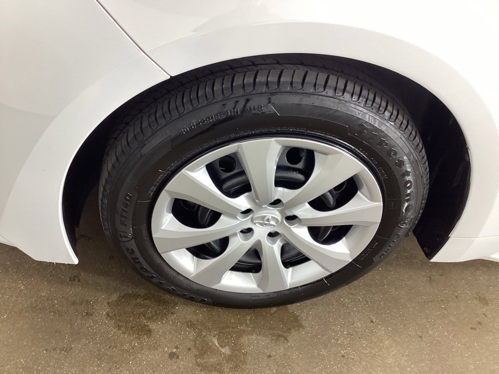 Used 2025 Toyota Corolla LE FWD image 29