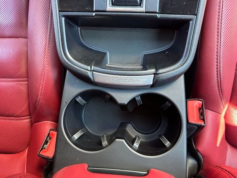 Certified 2023 Porsche Macan S image 28