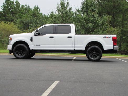 Used 2022 Ford F250 XLT AWD/4WD image 5