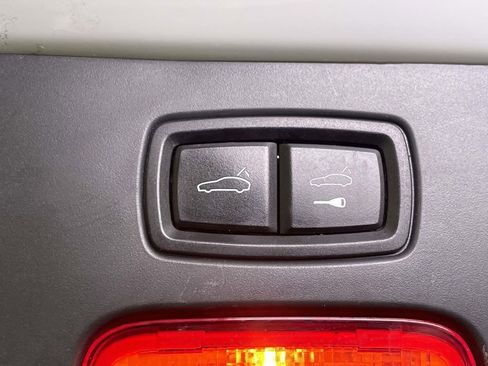 Used 2016 Porsche Cayenne S image 21