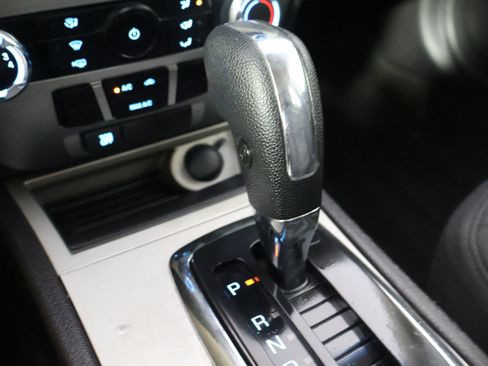 Used 2011 Ford Fusion SE FWD image 39