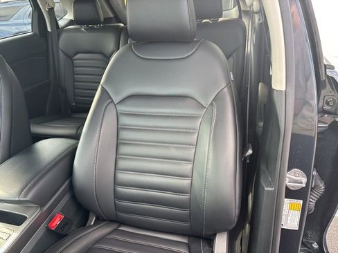 Used 2024 Ford Edge SEL w/ Convenience Package image 12