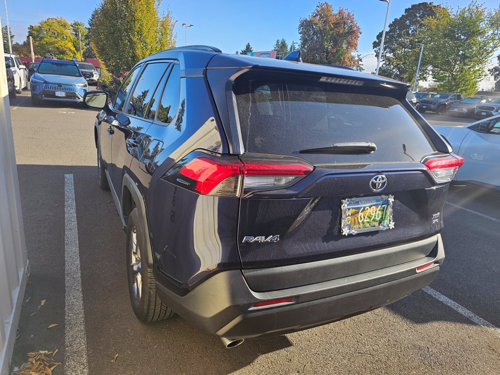 Used 2023 Toyota RAV4 XLE AWD/4WD image 6