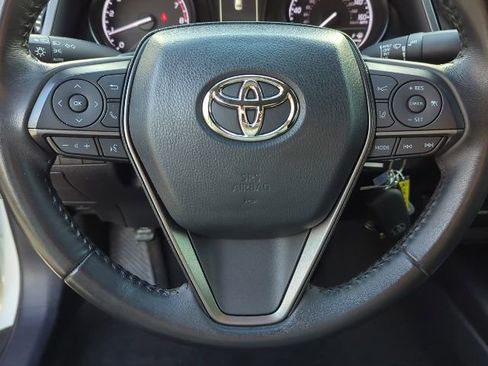 Used 2023 Toyota Camry SE FWD image 5