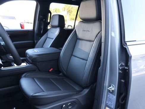 New 2026 GMC Yukon Denali w/ Sun & Power Step Package image 14