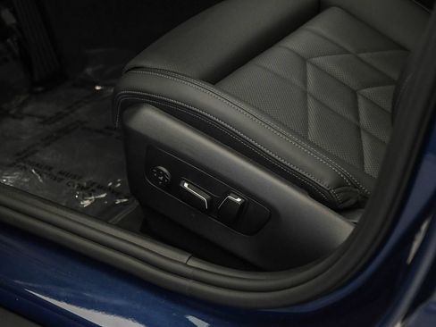 Used 2026 BMW 530i w/ Premium Package RWD image 22