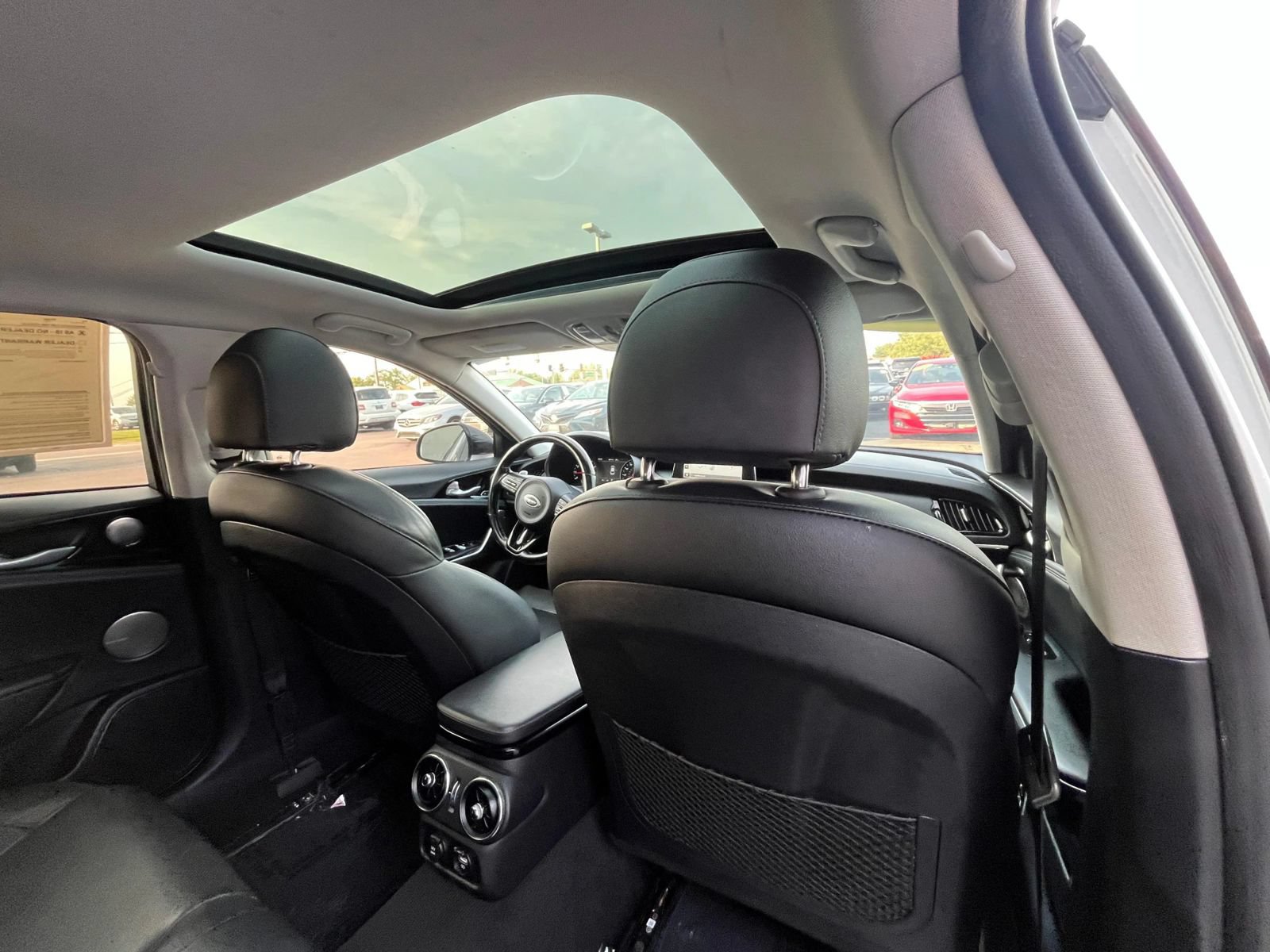 Used 2018 Kia Stinger Premium RWD image 37