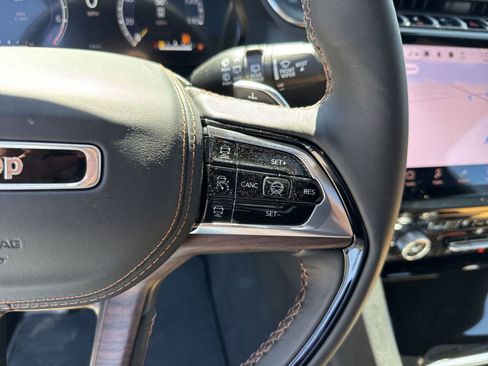 New 2025 Jeep Grand Cherokee Summit w/ Luxury Tech Group V image 31