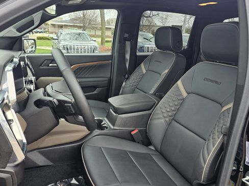 Used 2026 GMC Canyon Denali image 5