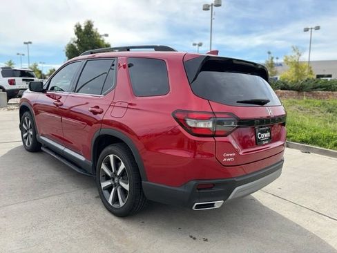 Used 2025 Honda Pilot Touring image 10