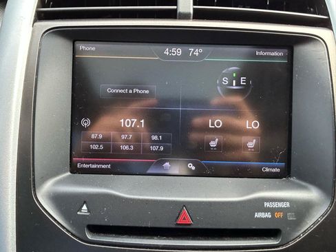 Used 2013 Ford Edge SEL FWD image 22