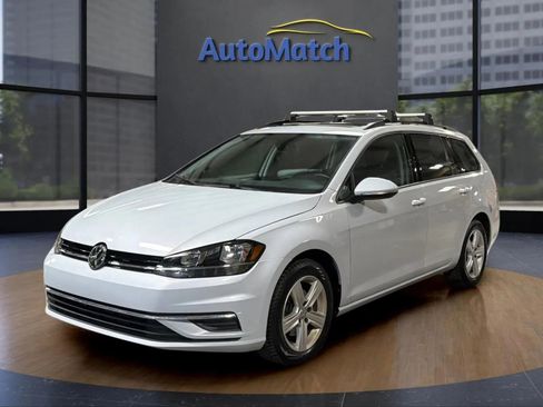 Used 2018 Volkswagen Golf SE FWD image 3