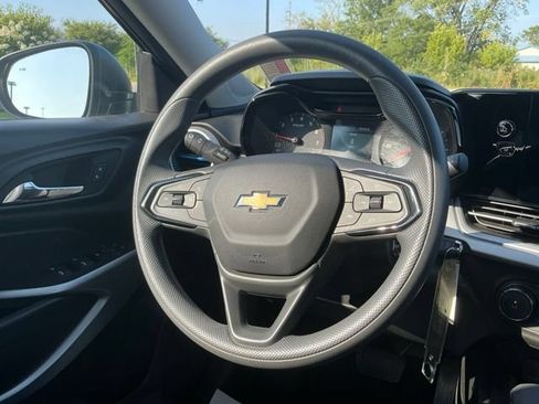 Used 2025 Chevrolet Trax LS w/ Driver Confidence Package FWD image 22