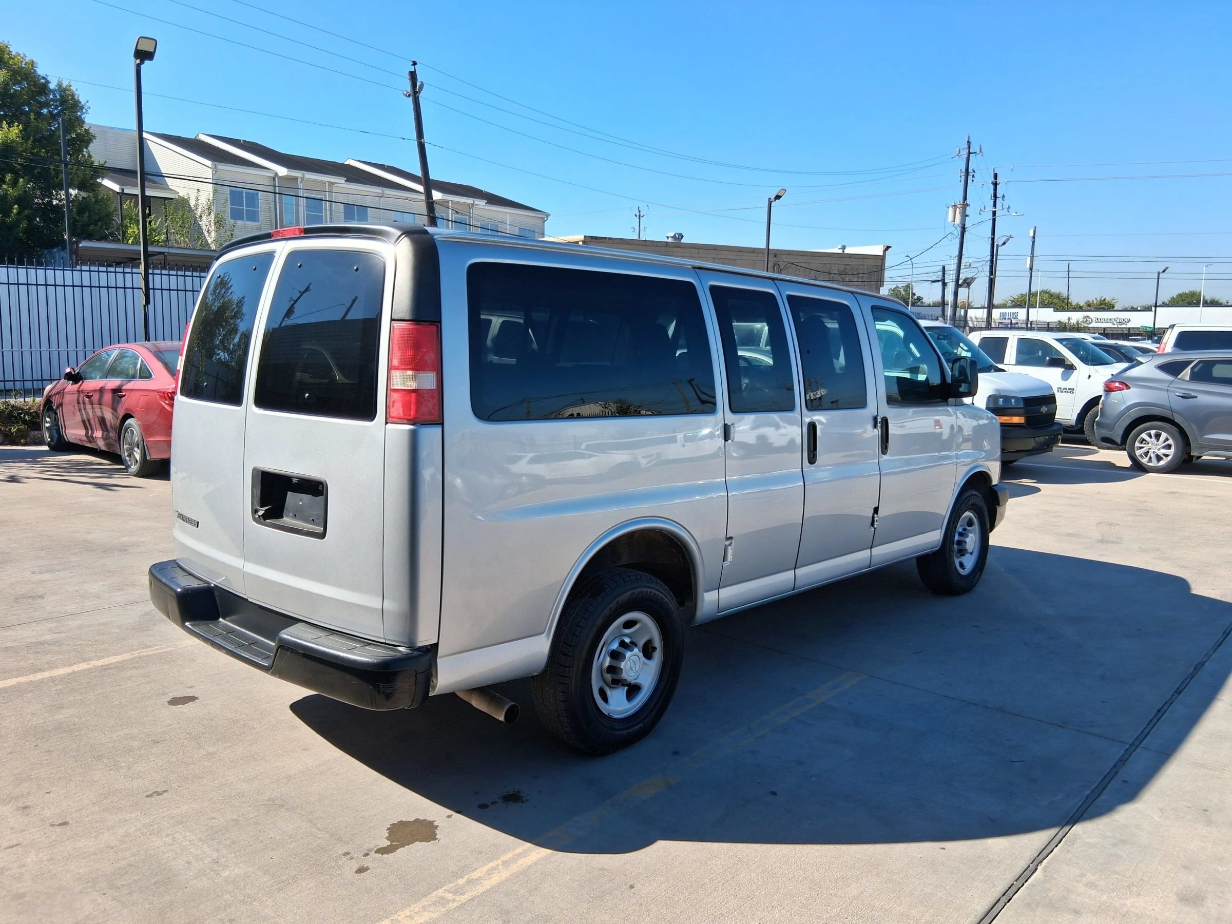 Used 2017 Chevrolet Express 2500 LS RWD image 8