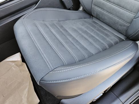 New 2026 Mitsubishi Outlander AWD image 8