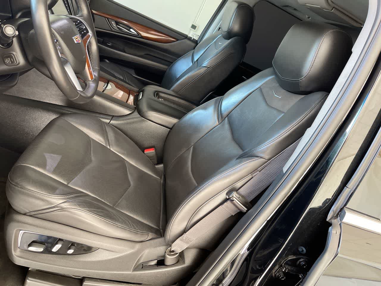 Used 2018 Cadillac Escalade ESV Premium Luxury AWD/4WD image 11