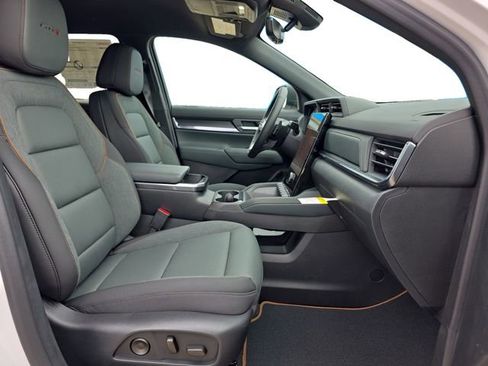 New 2026 GMC Terrain AT4 w/ Convenience Package III AWD/4WD image 17