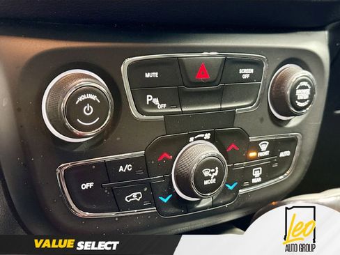 Used 2018 Jeep Compass Latitude w/ Popular Equipment Group AWD/4WD image 16
