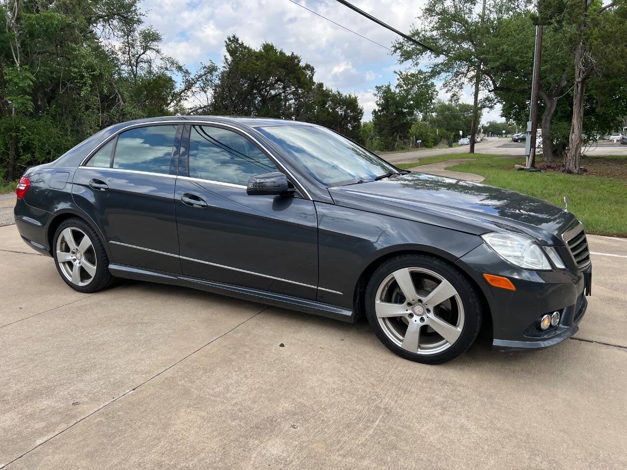 Used 2010 Mercedes-Benz E 350 Sedan image 16