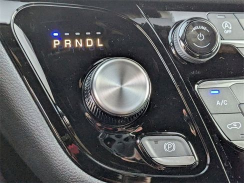 New 2026 Chrysler Pacifica Select image 23