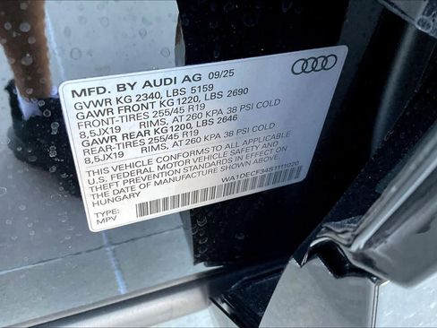 New 2025 Audi Q3 2.0T Premium image 19