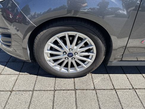 Used 2015 Ford C-MAX Energi SEL w/ Equipment Group 303A FWD image 9