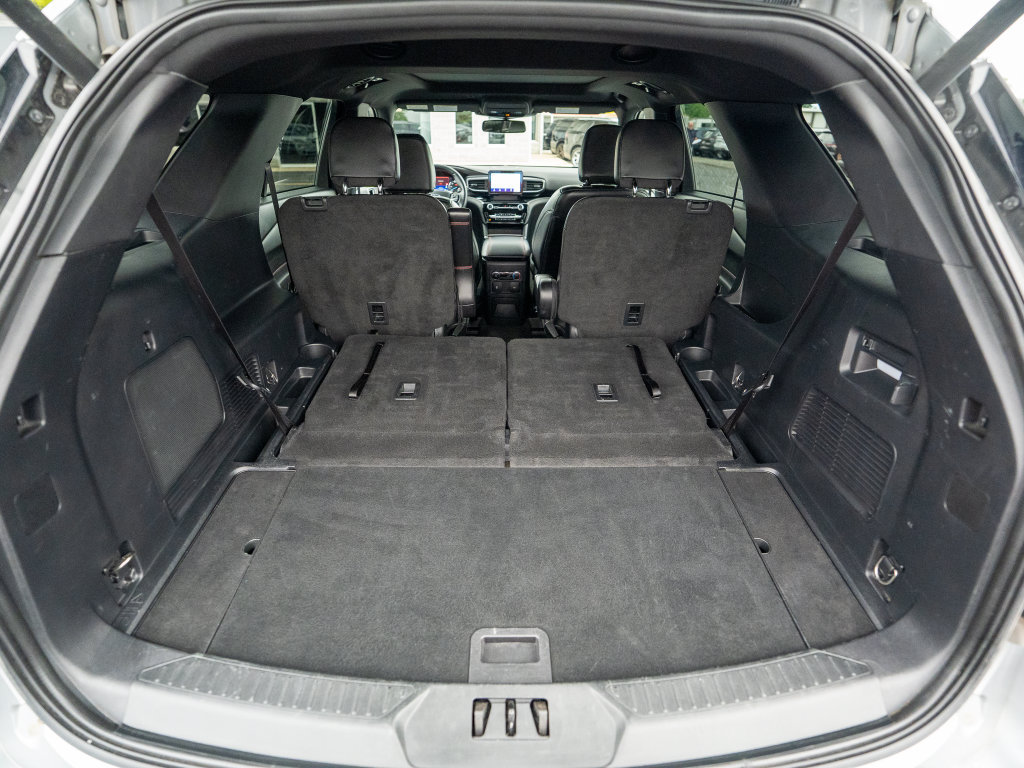 Used 2023 Ford Explorer ST-Line AWD/4WD image 9