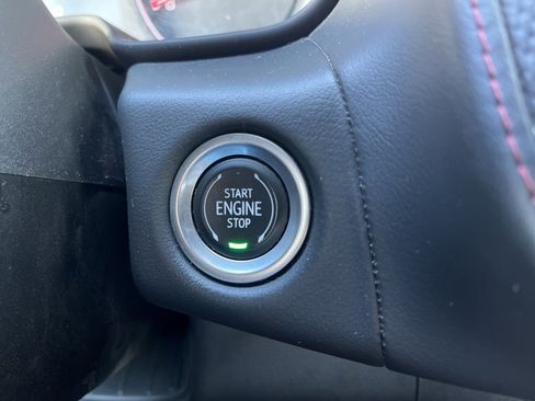 Used 2021 Chevrolet Suburban RST w/ Luxury Package image 33