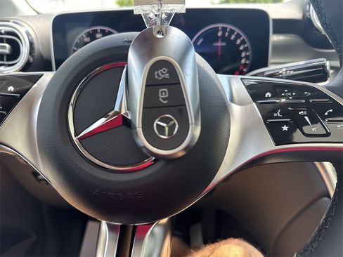 New 2025 Mercedes-Benz GLC 350e 4MATIC image 28