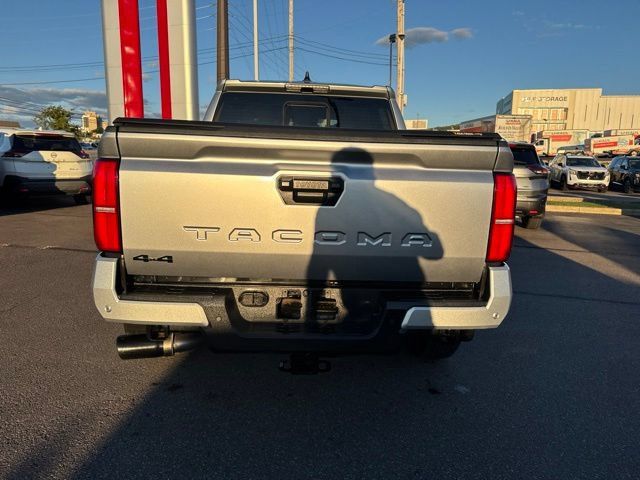 Used 2025 Toyota Tacoma TRD Off-Road w/ TRD Off Road Upgrade Package AWD/4WD image 6