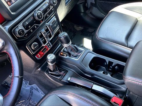 Used 2021 Jeep Gladiator Rubicon AWD/4WD image 17