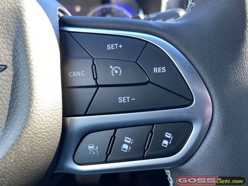 New 2026 Chrysler Pacifica Select image 18