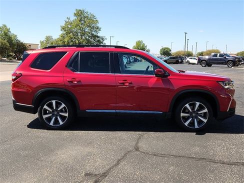 Used 2023 Honda Pilot Touring image 5
