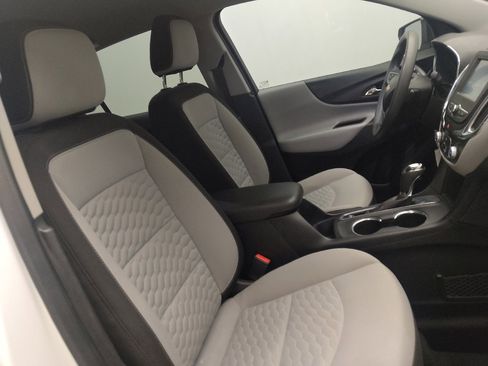 Used 2018 Chevrolet Equinox LS FWD image 21