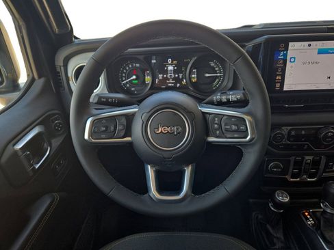 Used 2025 Jeep Wrangler Unlimited Sahara w/ Safety Group AWD/4WD image 22